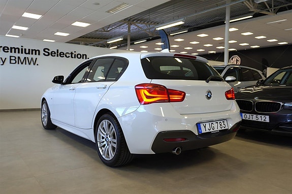 BMW 118d 4 of 5