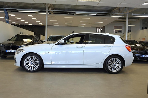 BMW 118d 3 of 5