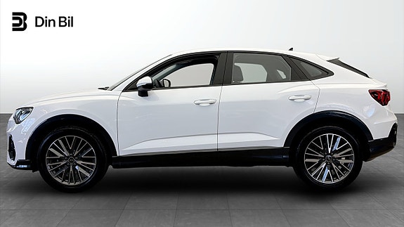 Audi Q3 2 of 5