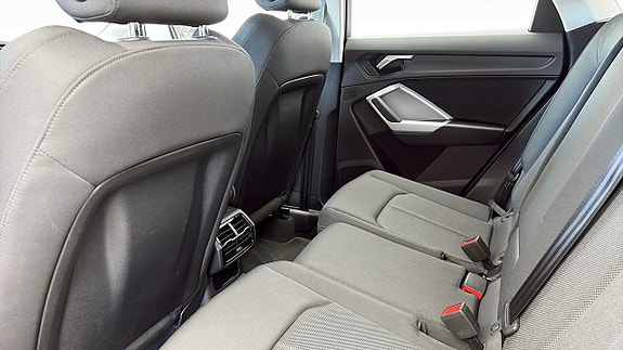 Audi Q3 11 of 13