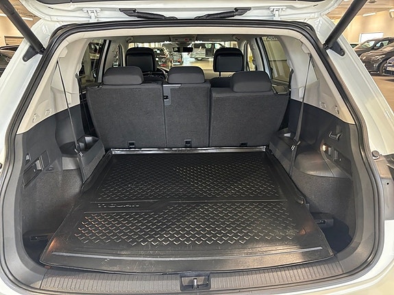 Volkswagen Tiguan Allspace 15 of 16