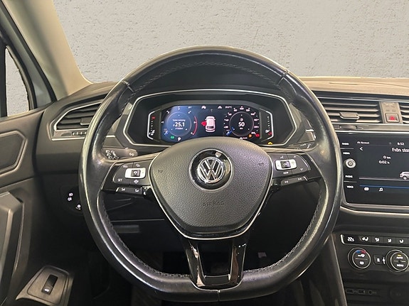 Volkswagen Tiguan Allspace 6 of 16