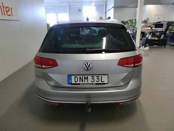 Volkswagen Passat Alltrack 4 of 5