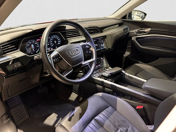 Audi Q8 e-tron 8 of 17