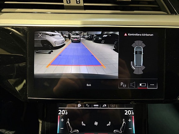 Audi Q8 e-tron 13 of 17