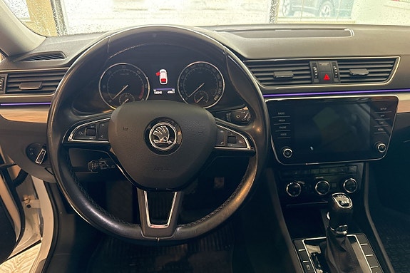 Skoda Superb 9 of 24