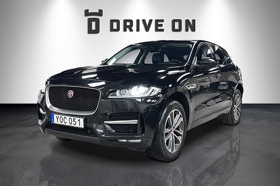 Jaguar F-PACE 2 of 5