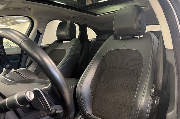 Jaguar F-PACE 10 of 17