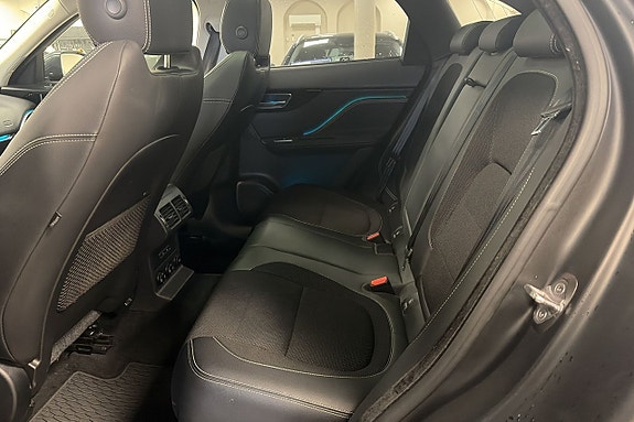 Jaguar F-PACE 11 of 17