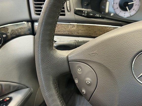 Mercedes-Benz E500 20 of 27