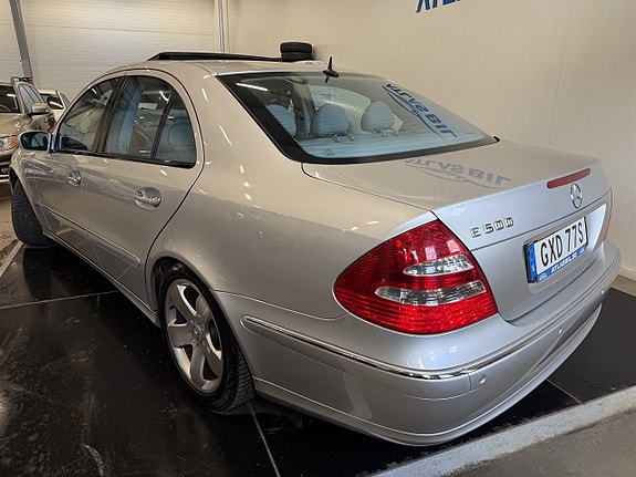 Mercedes-Benz E500 3 of 5
