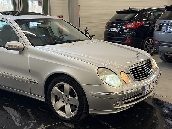 Mercedes-Benz E500 11 of 27