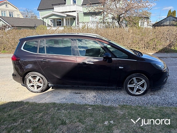 Opel Zafira Tourer 4 of 5