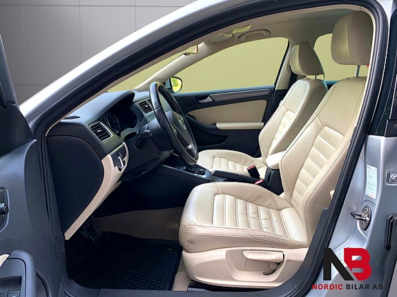 Volkswagen Jetta 9 of 24