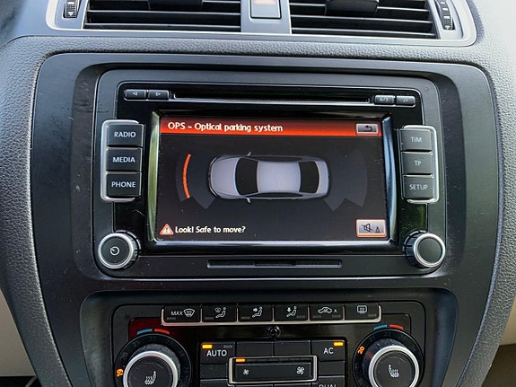 Volkswagen Jetta 4 of 5