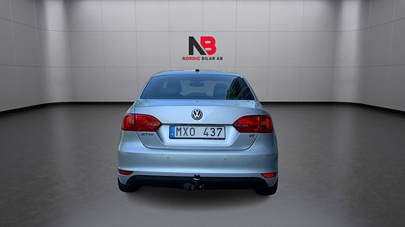 Volkswagen Jetta 21 of 24