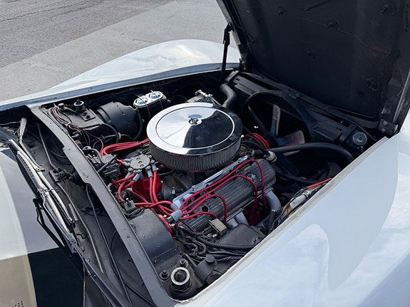 Chevrolet Corvette 13 of 14
