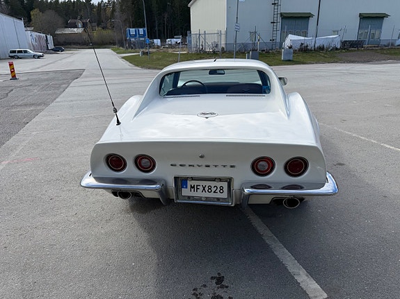 Chevrolet Corvette 6 of 14