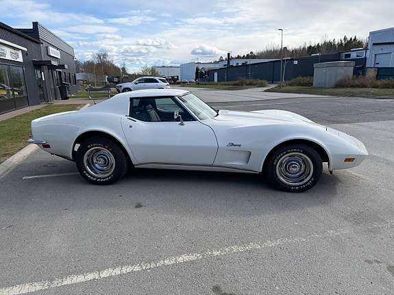 Chevrolet Corvette 4 of 14