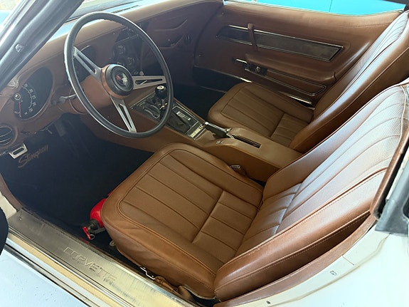 Chevrolet Corvette 10 of 14