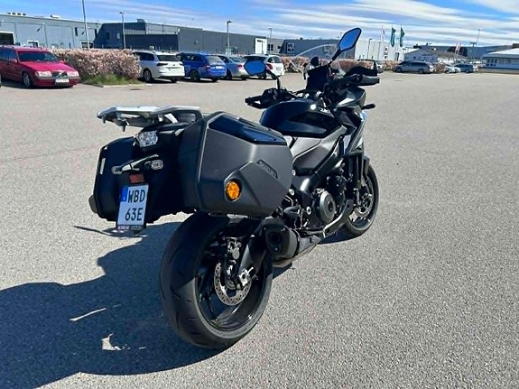 Suzuki GSX-S1000 GX 5 of 6