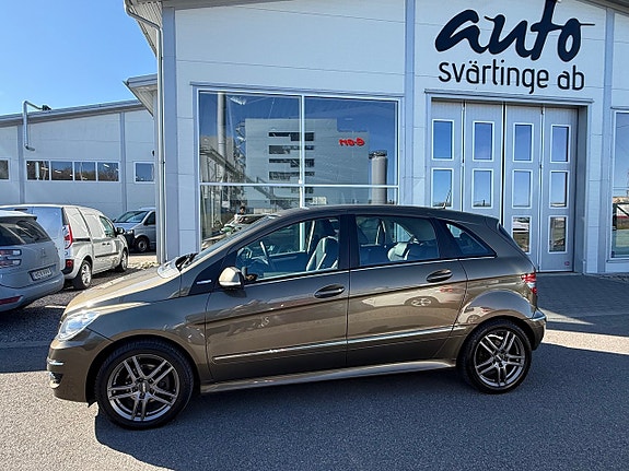 Mercedes-Benz B180 5 of 5
