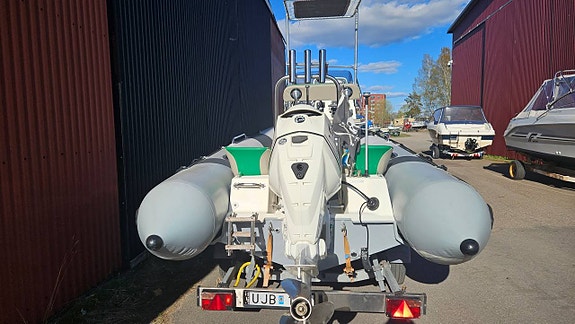 Zodiac 550 Pro Evinrude 115 E-tec inkl reg trailer 10 of 10