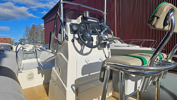 Zodiac 550 Pro Evinrude 115 E-tec inkl reg trailer 5 of 10