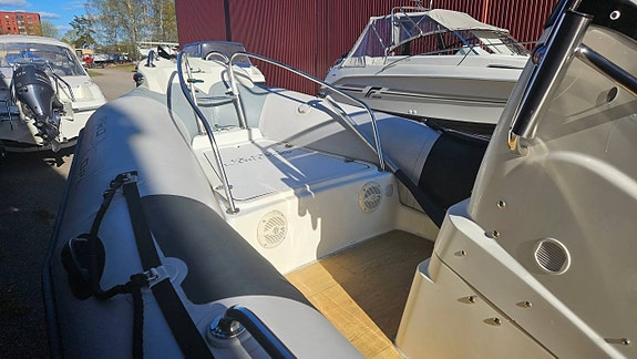 Zodiac 550 Pro Evinrude 115 E-tec inkl reg trailer 7 of 10