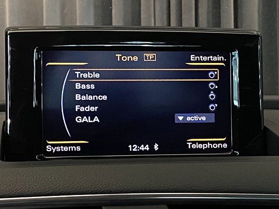 Audi Q3 12 of 30