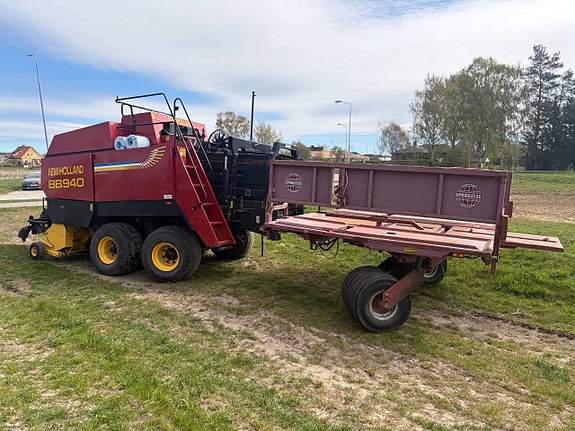 New Holland BB940 med samlar vagn 3 of 4