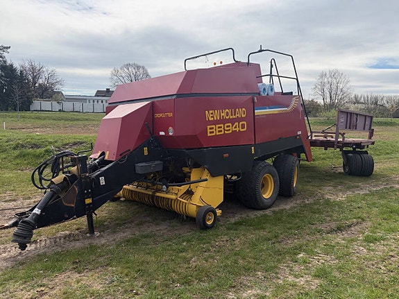 New Holland BB940 med samlar vagn