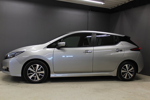 Nissan Leaf 4 of 5