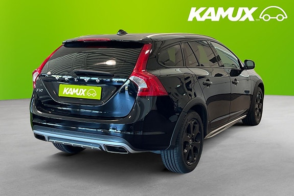 Volvo V60 Cross Country 4 of 5