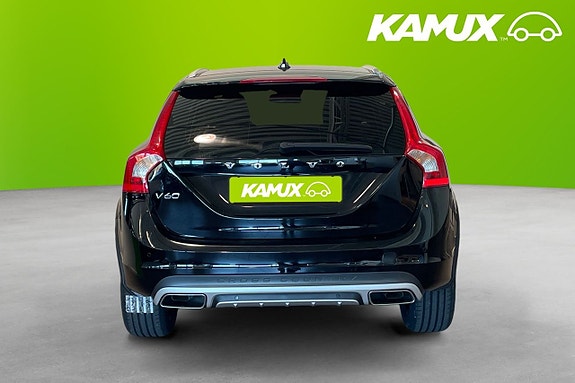 Volvo V60 Cross Country 5 of 5