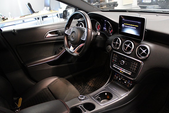 Mercedes-Benz A200 11 of 16