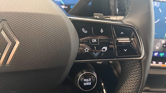 Renault Scenic E-Tech 17 of 25
