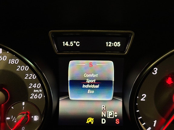 Mercedes-Benz CLA200 d 17 of 24
