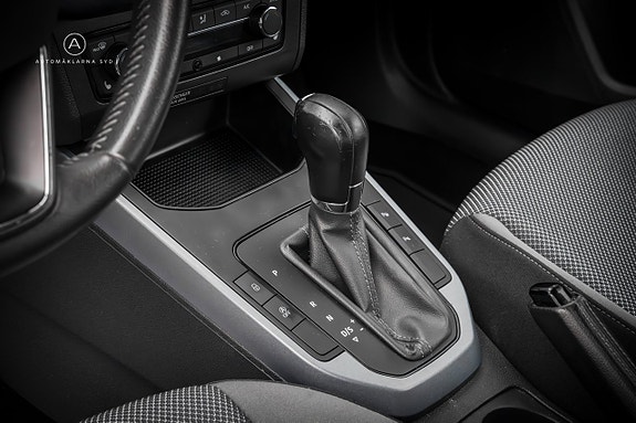 Seat Arona 9 of 20