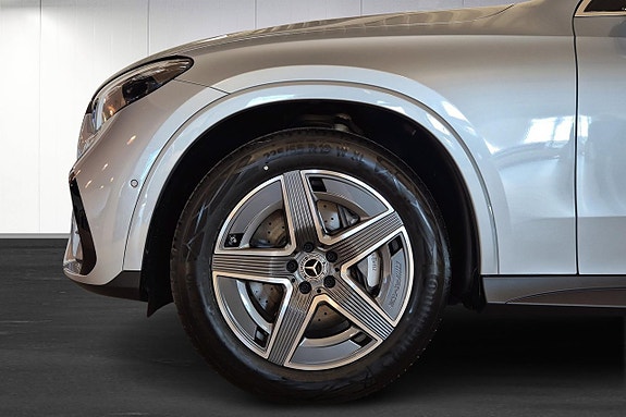 Mercedes-Benz GLC300 de 5 of 5