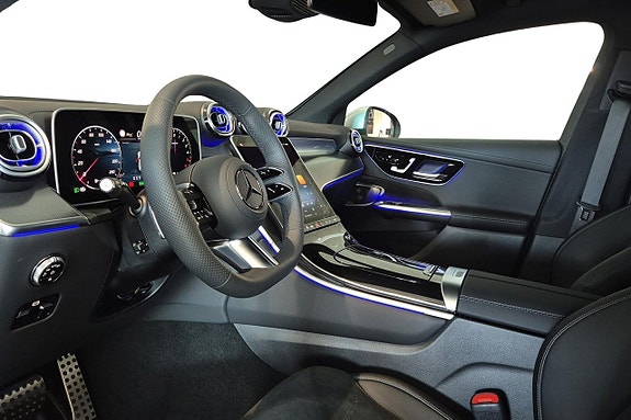 Mercedes-Benz GLC300 de 6 of 12