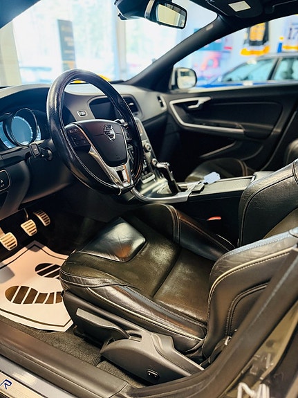 Volvo S60 11 of 17