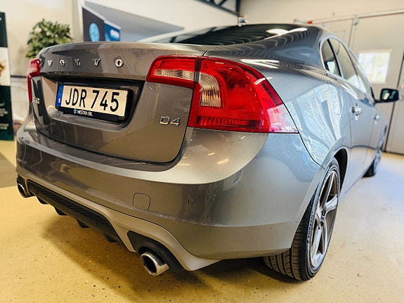 Volvo S60 9 of 17
