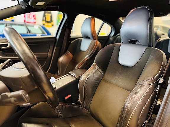 Volvo S60 13 of 17