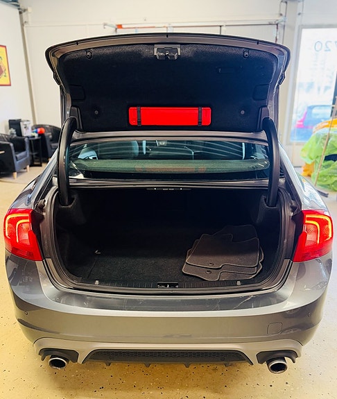 Volvo S60 8 of 17