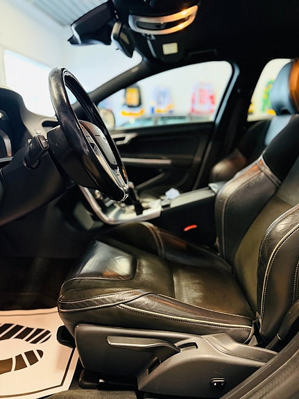 Volvo S60 12 of 17