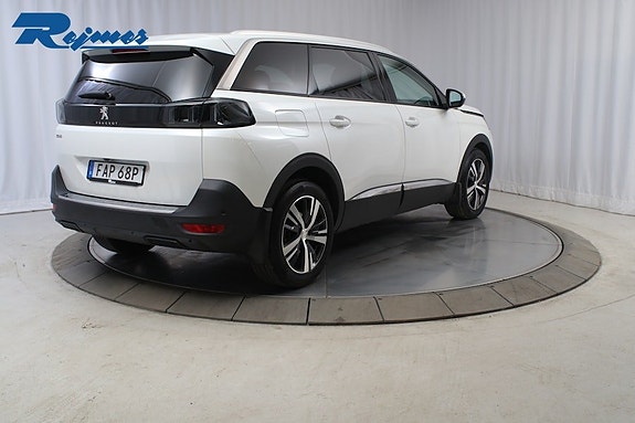 Peugeot 5008 3 of 5