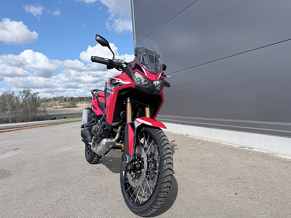 Honda CRF1100D Africa-Twin DCT 2 of 11
