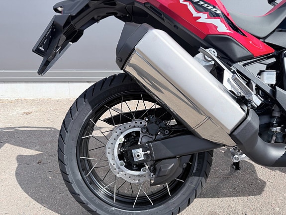 Honda CRF1100D Africa-Twin DCT 8 of 11