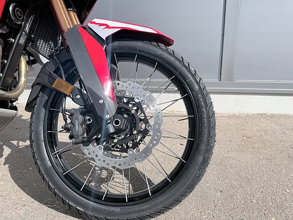 Honda CRF1100D Africa-Twin DCT 6 of 11